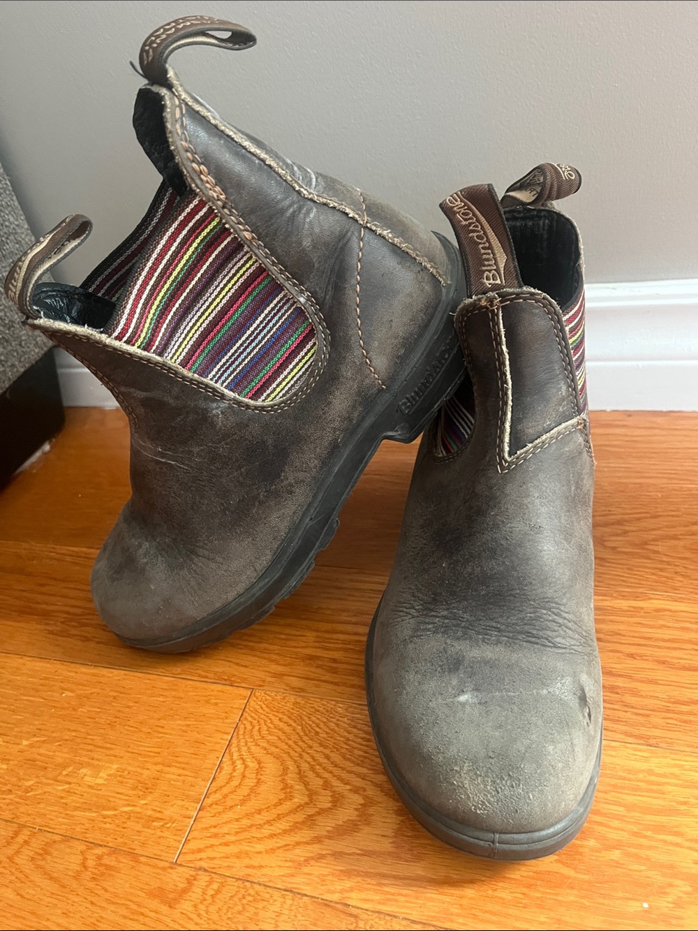 Kids blundstones